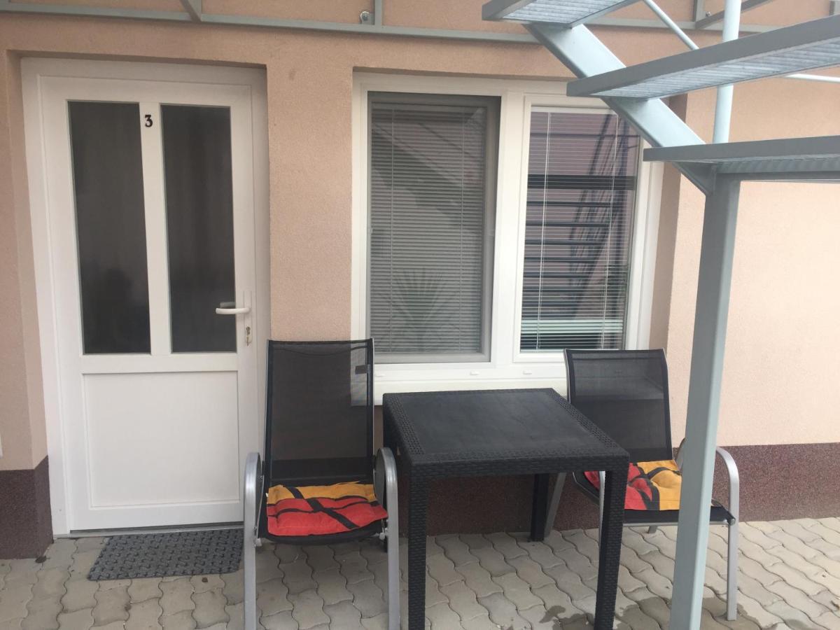 Sunny Apartman Sturovo Exterior photo